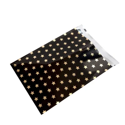 Zdjęcie produktu dla Torebka prezentowa z gwiazdkami, folia metalowa o wysokim połysku, bardzo gruba, CZARNA/ ZŁOTA, rozmiar 25x33,5+3cm, 50 szt.