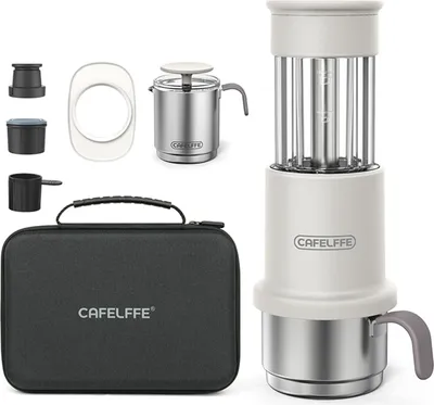 Produktbild von Tragbares Reisekaffeemaschinen-Set 2 in 1, kompatibel mit NES-Kapseln und gemahlenem Kaffee, manuelle Handkaffeepresse mit 120 ml Edelstahlbecher, 80 ml Wassertankbecher, 60 ml Milchaufschaeumkaennchen, Aufbewahrungskoffer