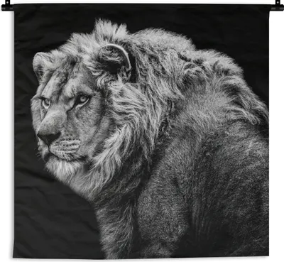 Produktbild von MuchoWow® Wandteppich Wandbehang Löwe - Porträt - Wildtiere - Schwarz - Weiß 120x120 cm Tapisserie Dekoration Wandtuch - Modern - Baumwollgewebe