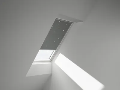 Produktbild von VELUX Verdunkelungsrollo Kids Mobile manuell Rahmen weiß DKL F08 4665SWL