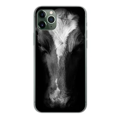 Produktbild von MuchoWow® Handyhülle Schutzhülle Hülle für iPhone 11 Pro Max Kuh Porträt auf schwarzem Hintergrund in schwarz und weiß Silikon Softcase Handy Hülle - Schutz
