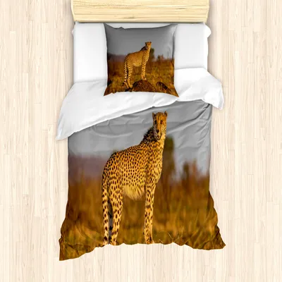 Produktbild von ABAKUHAUS Safari Mantele, Wilder Gepard, Milbensicher Allergiker geeignet mit Kissenbezügen, 135 cm x 200 cm - 80 x 80 cm, Ginger Aprikose Staub