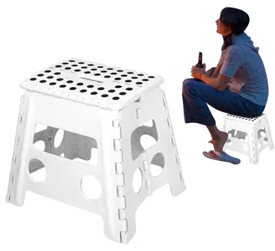 Image de Tabouret pliable, supportant jusqu'à 150 kg, compact et pratique