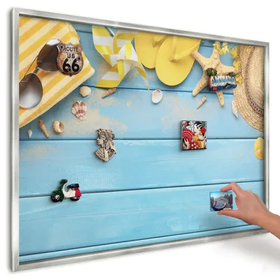 Produktbild von Magnettafel 100x70 cm in einem silbernen Rahmen - Magnetische Metalltafel, Magnetpinnwand zur Wandmontage für Wohnzimmer, Küche, Flur, Kinderzimmer und Büro - Strandatmosphäre