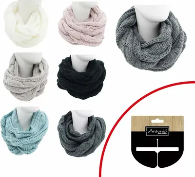 Loop Strickschal in verschiedenen Farben wie weiß, rosa, grau oder schwarz