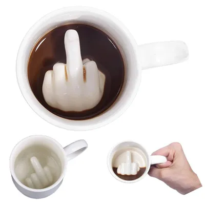 Imagen del producto de Tazas divertidas con el dedo medio, ideales para regalar