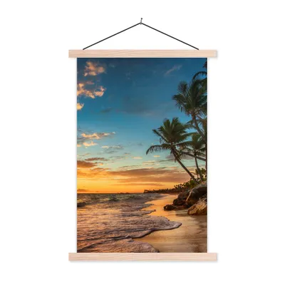 Produktbild von MuchoWow® Textilposter Strand - Sonnenuntergang - Meer - Palme 60x90 cm mit holzfarbenen Rahmen - Textil
