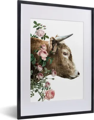 Produktbild von MuchoWow® MuchoWow® Gerahmtes Poster Schottisches Hochlandrind - Blumen - Rosa 30x40 cm - Poster mit zchwarzem Bilderrahmen - Wandposter Schlafzimmer