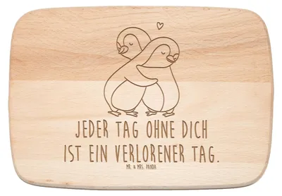 Produktbild von Mr. & Mrs. Panda Schneidebrett Holz Pinguine Kuscheln - Transparent - Geschenk, küchenholzbrett, Holzbrett, Freundin, Küchenbrett, Frühstücksbrett, Mitbringsel, für
