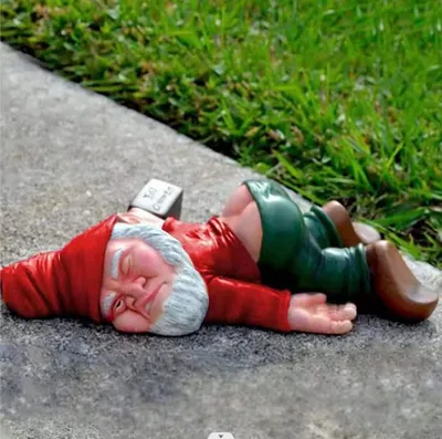 Produktbild von Lustige Betrunkene Gartenfigur Gnom