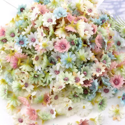 Imagen del producto de Flores artificiales de rosa, 50 unidades, hechas de plástico, para decoración y manualidades