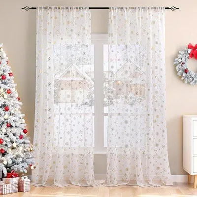 Zdjęcie produktu dla Zestaw 2 przezroczystych zasłon świątecznych Unyqoos® z złotym wzorem, wymiar 245 x 140 cm – dekoracja okien na święta, idealna do salonu, sypialni i jadalni