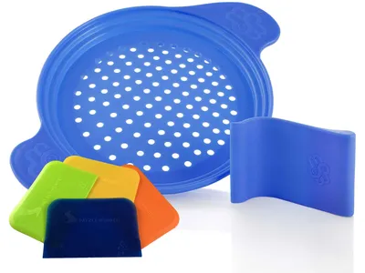 Imagen del producto de Spätzlewunder con rallador para espáetzle y tarjetas de masa azules