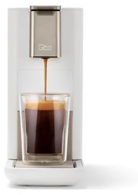 Produktbild von Tchibo Qbo ICONIC Premium Kapselmaschine inkl. 16 recyclebare Qbo Kapseln für Espresso, Caffè und Caffè Grande, kompaktes, innovatives Design, Light Gold