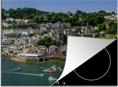 Produktbild von KitchenYeah© Herdabdeckplatte Die lebhafte Promenade von Fowey in Cornwall , 77x59cm, Küche Deko, Glaskeramikkochfeld Herdabdeckung, Abdeckplatte fùr Kochfeld