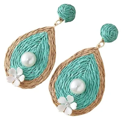 Productafbeelding van Boho Raffia Oorbellen in Blauwe Druppelvorm