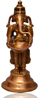 Messing-Ganpati-Statue mit Diya, 9x6x14 cm, gold