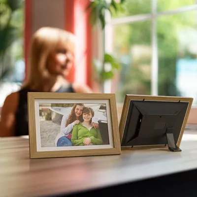 Obrázek produktu pro 10,1" digitální fotorámeček s aplikací Frameo 32 GB - světle hnědý