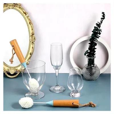 Produktbild von Glasreinigungsbürste mit Holzgriff und weichen Borsten