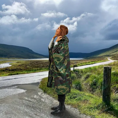 Produktbild von Famanu Regenponcho Camouflage mit Kapuze und Ärmeln - Wasserfest - Uni - Grün/Braun