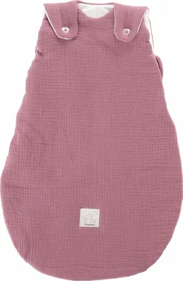 Produktbild von TRÄUMELAND Babyschlafsack aus Musselin pflaume, atmungsaktiv, leicht & hautfreundlich, mitwachsender Ganzjahres-Babyschlafsack mit integrierter Belüftung, 2.5 TOG,  100