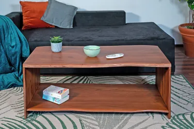 Produktbild von Couchtisch Baumkante Akazie nussbaum 115 x 55 cm Massivholz-Sofatisch ADA