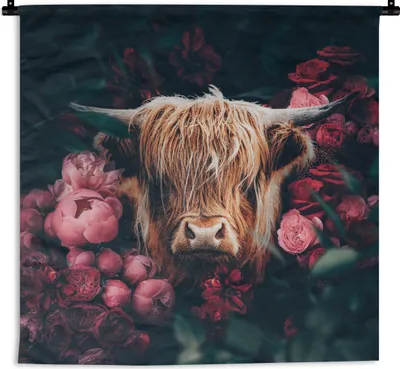 Produktbild von MuchoWow® Wandteppich Wandbehang Kuh - Schottischer Highlander - Blumen - Botanisch 150x150 cm Tapisserie Dekoration Wandtuch - Wohnaccessoires - Modernes
