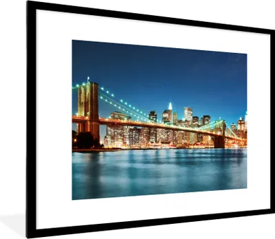 Produktbild von MuchoWow® Gerahmtes Poster New York - Brücke - Architektur - Brooklyn - Licht 80x60 cm - Poster mit Schwarzem Bilderrahmen Wandposter Rahmen Foto Bilder - Schlafzimmer-Dekorationen - Fotoposter