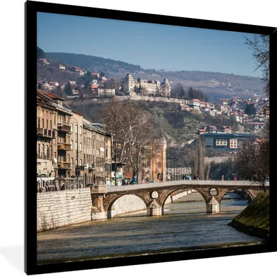 Produktbild von MuchoWow® Gerahmtes Poster Brücke über den Fluss Miljacka in Sarajewo, Bosnien und Herzegowina 40x40 cm - Poster mit Schwarzem Bilderrahmen Wandposter Rahmen Foto Bilder - Mit Rahmen - Wanddekoration Schlafzimmer