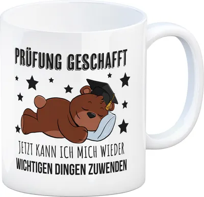 Produktbild von Schlafender Bär mit Doktorhut Kaffeebecher mit Spruch Prüfung bestanden
