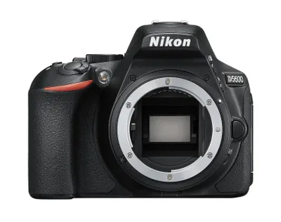 Produktbild von Nikon D5600, 24,2 MP, 6000 x 4000 Pixel, CMOS, Full HD, Touchscreen, Schwarz