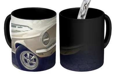 Obrázek produktu pro MuchoWow® Kouzelný pohár Bílý Ford Mustang na parkovišti 350 ml Barva měnící se pohár Dárkový nápad - foto hrnek