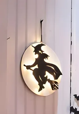 Image de Suspension décorative LED "Sorcière volante" en bois, Ø 30 cm, décoration d'Halloween, décoration suspendue, décoration lumineuse à suspendre