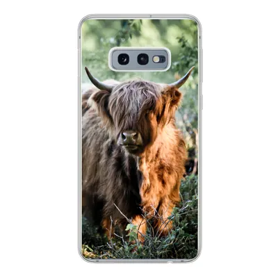 Produktbild von MuchoWow® Handyhülle Schutzhülle Hülle für Samsung Galaxy S10e Schottische Highlander - Wald - Tiere Silikon Softcase Handy Hülle - Handy