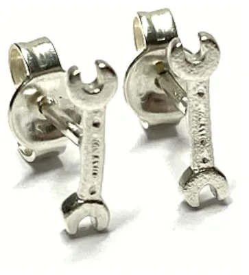 Produktbild von Ohrstecker 925 Silber matt Schruabenschlüssel Motivschmuck Ohrring