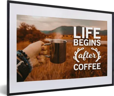 Produktbild von MuchoWow® MuchoWow® Gerahmtes Poster Kaffee - Zitate - Sprichwörter - Das Leben beginnt nach dem Kaffee 60x40 cm - Poster mit zchwarzem Bilderrahmen - Schlafzimmer - Plakat in Rahmen - Drucken