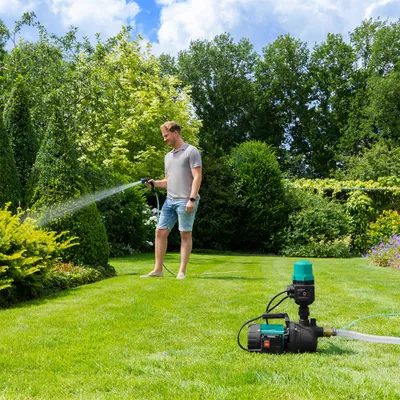 Produktbild von Vonroc Gartenpumpe selbstansaugend - Automatische Wasserpumpe 800W, 3300l/h