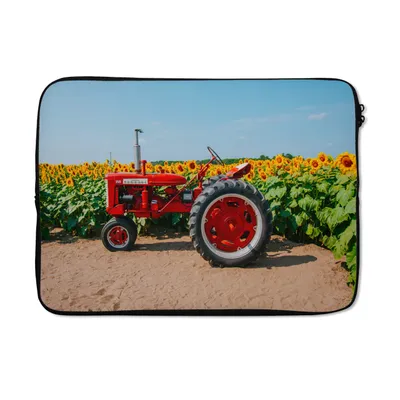 Produktbild von MuchoWow® Laptop Hülle 14 ZollTraktor - Rot - Sonnenblume - Bauernhof - Blumen Laptoptasche - Laptoptasche - Stoßsicher - Schutzhaube