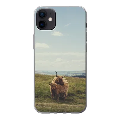 Produktbild von MuchoWow® Handyhülle Schutzhülle Hülle für iPhone 12 mini Schottische Highlander - Gras - Wolken - Tiere Silikon Softcase Handy Hülle - Bild