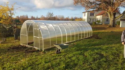 Immagine prodotto di VETRINA IN POLICARBONATO DI TITANIO - VETRINA - carico 180 kg/m2 - 3m x 8m, policarbonato 6mm + 2x finestre + 2x apertura automatica + base ALU