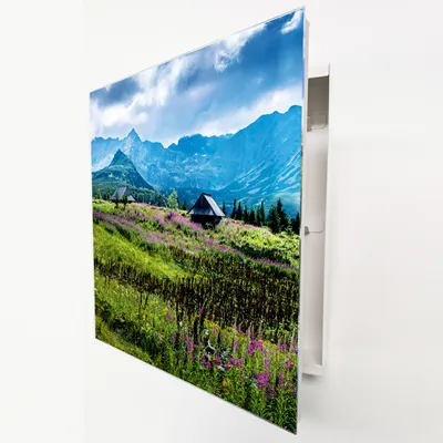 Produktbild von Schlüsselkasten Weiß Metall, Alpen Berge Panorama Motiv hinter Glas, Moderne Schlüsselbox rechtsöffnend, 32x28x6,5 cm, 20 Haken für Ordnung im Flur.