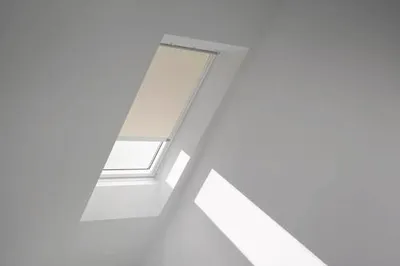 Obrázek produktu pro Zatemňovací roleta na střešní okno VELUX elektrická DML CK04 1085KWL béžová