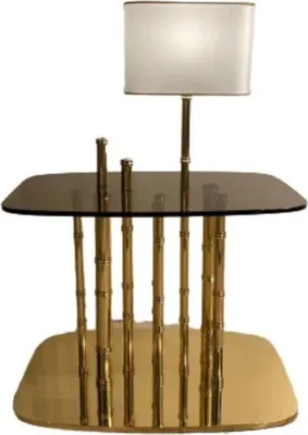 Produktbild von Casa Padrino Luxus Designer Beistelltisch Bambus Gold / Schwarz / Weiß 70 x 45 x H. 40 cm - Vergoldeter Messing Nachttisch mit Glasplatte und integrierter Tischleuchte - Hotel Möbel - Luxus Qualität