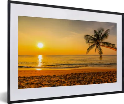 Produktbild von MuchoWow® Gerahmtes Poster Palme - Strand - Sonnenuntergang - Meer 60x40 cm - Poster mit Schwarzem Bilderrahmen Wandposter Rahmen Foto Bilder - Schlafzimmer - Plakat in Rahmen - Drucken