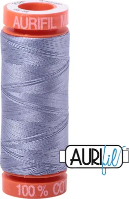 Produktbild von AURIfil Nähgarn MK50WT 1300m, 100% CO : 2524 Grey Violet AURIfil: 2524 Grey Violet