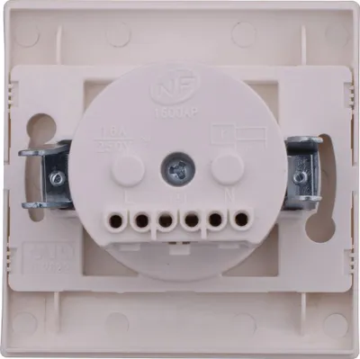 Image de Prise avec terre Chantier, blanc