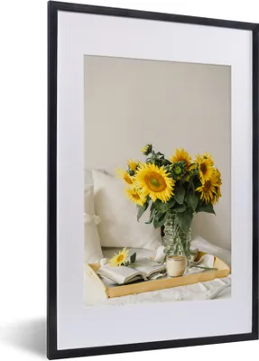 Produktbild von MuchoWow® Gerahmtes Poster Stillleben - Tablett - Sonnenblumen 40x60 cm - Poster mit Schwarzem Bilderrahmen Wandposter Rahmen Foto Bilder - Poster in Rahmen