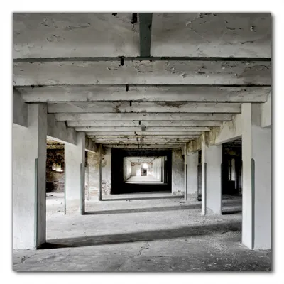 Produktbild von Wallario selbstklebende Möbelfolie/ Tischdecke für Innen und Außen, Größe: 100 x 100 cm - Alte Industriehalle - einsame Lagerhalle einer Brauerei