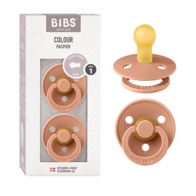 Obrázok produktu pre BIBS, balenie dvoch cumlíkov, bez BPA, tvar prsičky. Prírodný kaučuk / latex, vyrobené v Dánsku. Veľkosť 1 (0-6 mesiacov), farba broskyňa / broskyňa