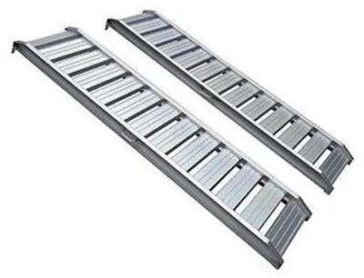 Produktbild von Zwei gerade Aluminium-Rampen, Länge 200 cm, Breite 37 cm, mit einer maximalen Tragfähigkeit von 1600 kg pro Paar